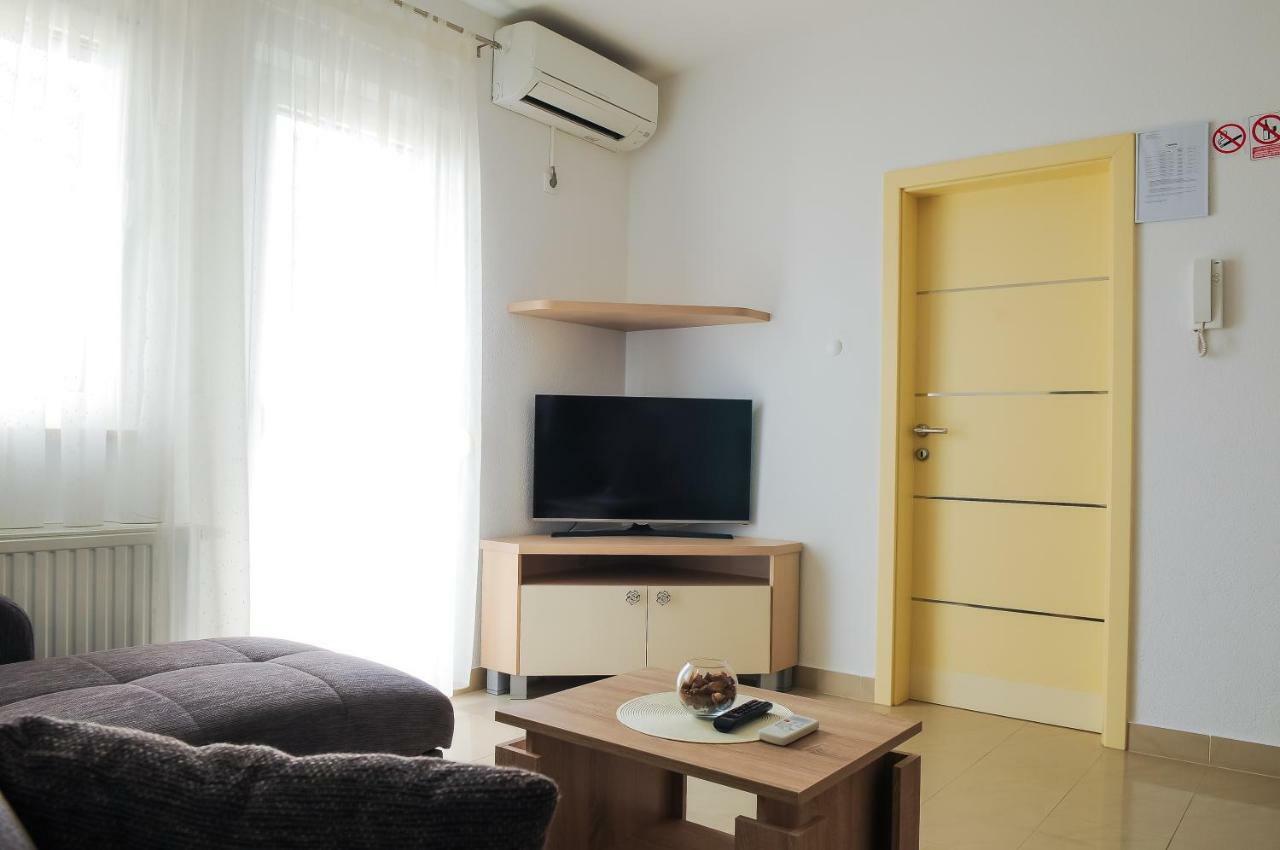 Apartments Anamarija Split Exterior photo